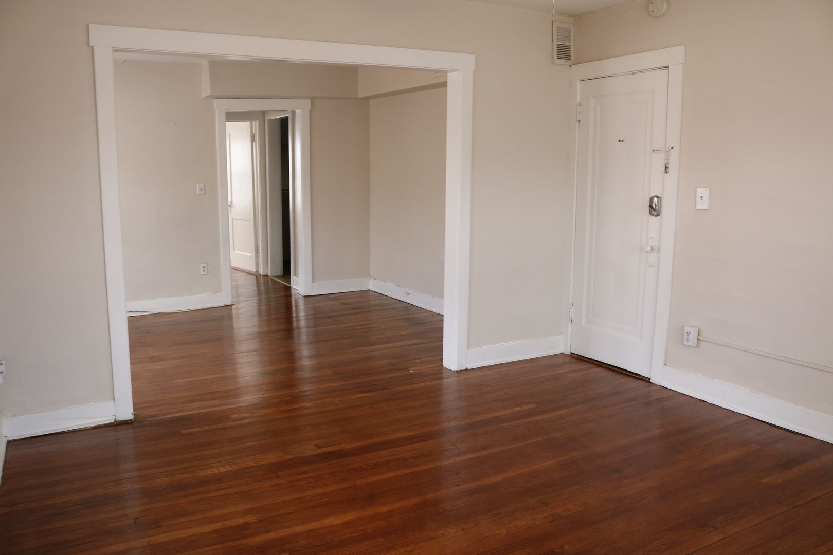 Kansas City Apartment: 1109-1111 W. 40th St.