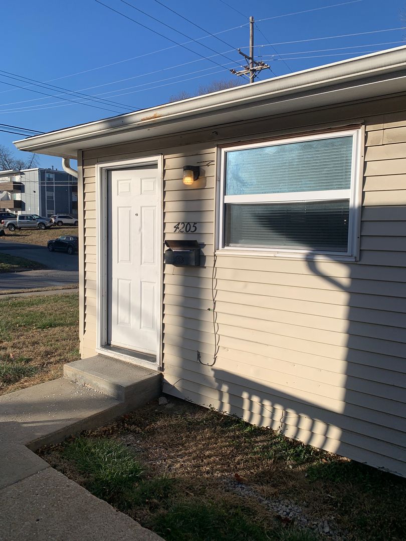 Kansas City Apartment: 2715 W. 42nd Ave.