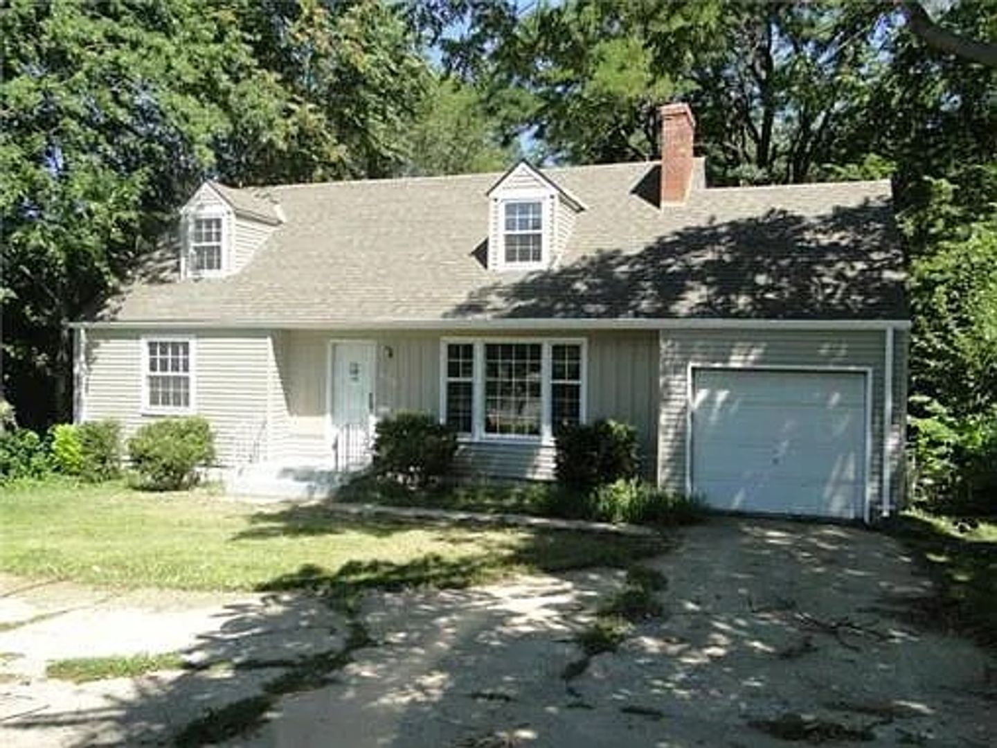 Prairie Village House: 4012 W. 75th Street