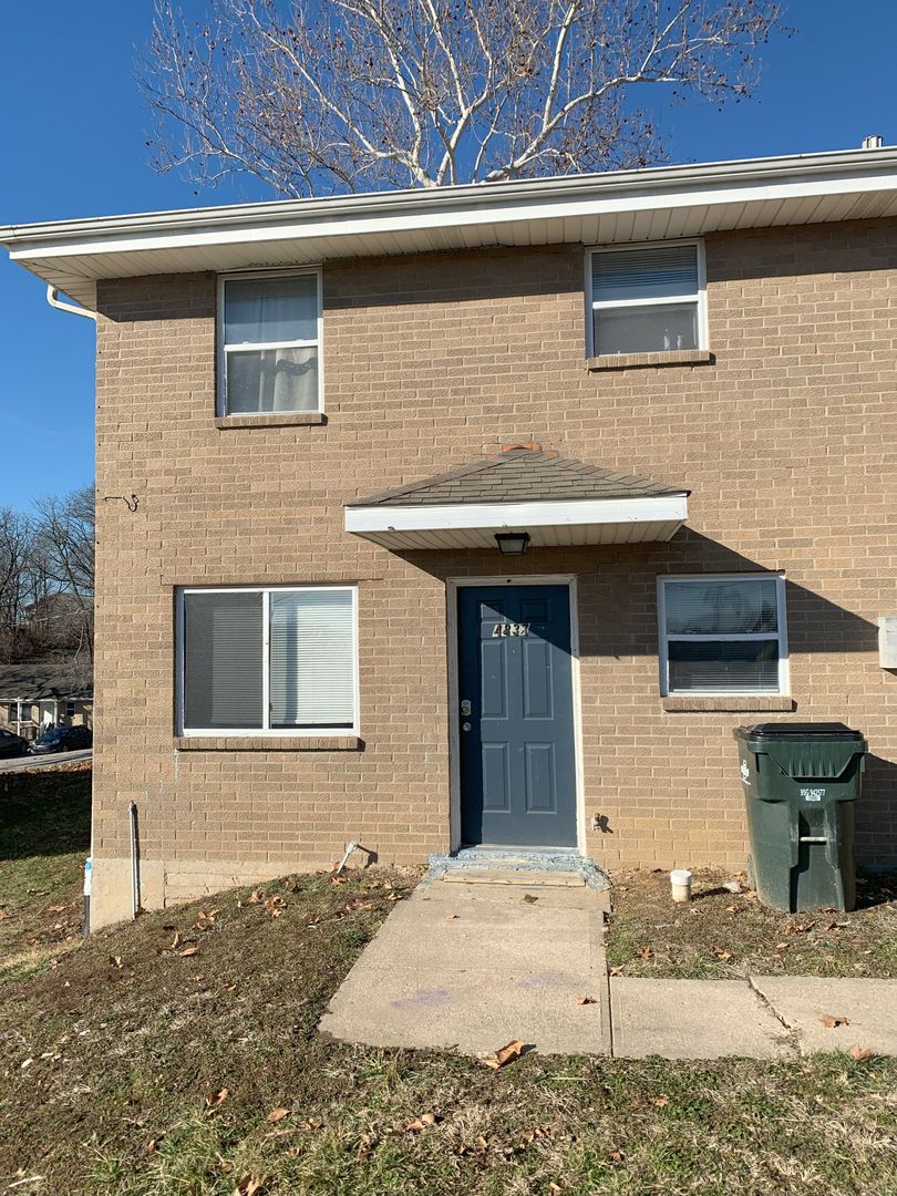 Riverside Apartment: 4837-4851 NW Homestead Rd.