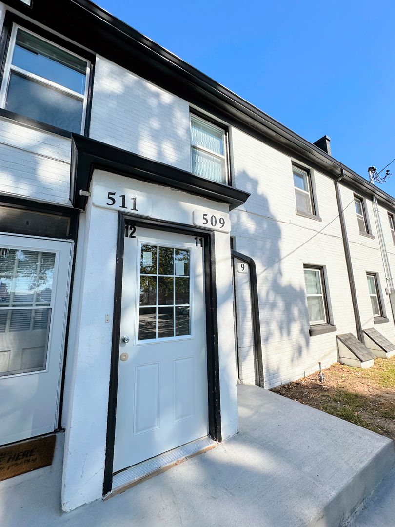 Kansas City Apartment: 3804-3806 Washington