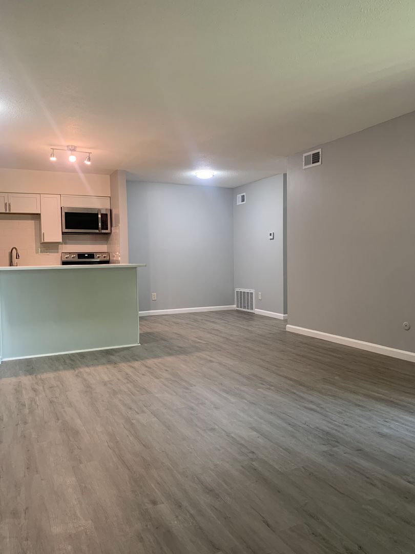 Pleasant Valley Apartment: 6504 Ravena Rd