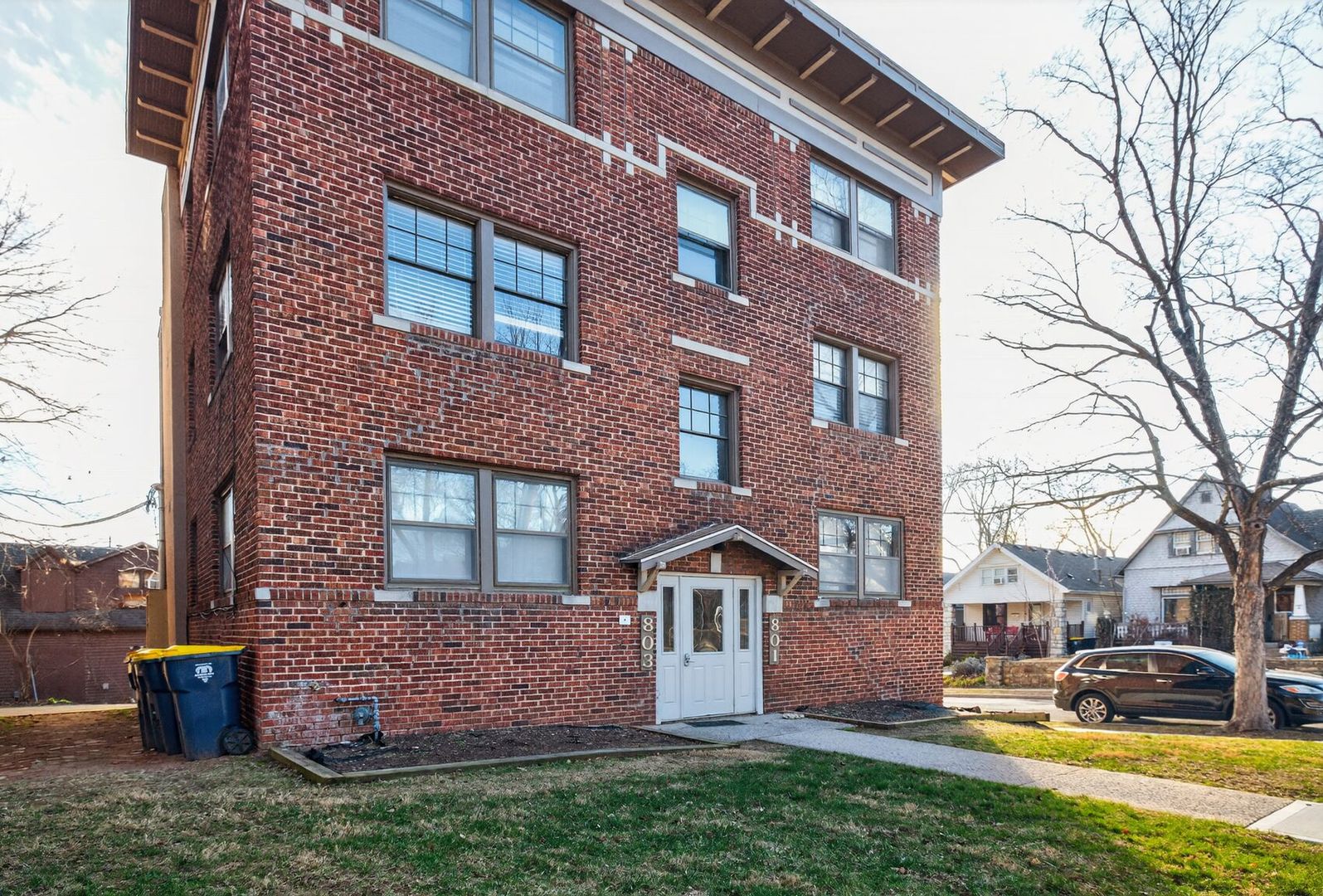 Kansas City Apartment: 801-807 E. 42nd St.