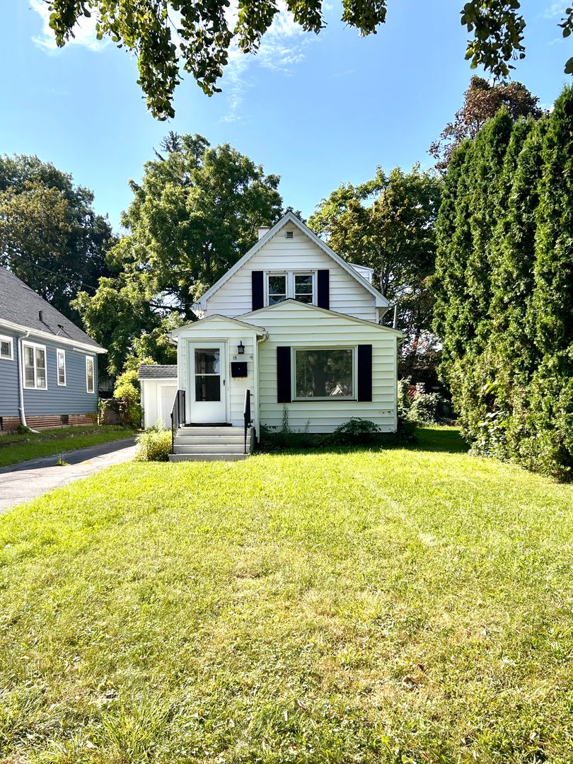 Rochester House: 15 Brighton Park