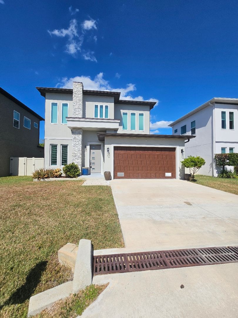 Tampa House: 4421 W. Richardson Ave