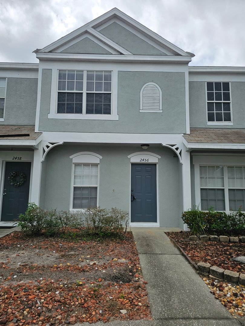 Brandon Townhome: 2456 Lake Woodberry Cir.