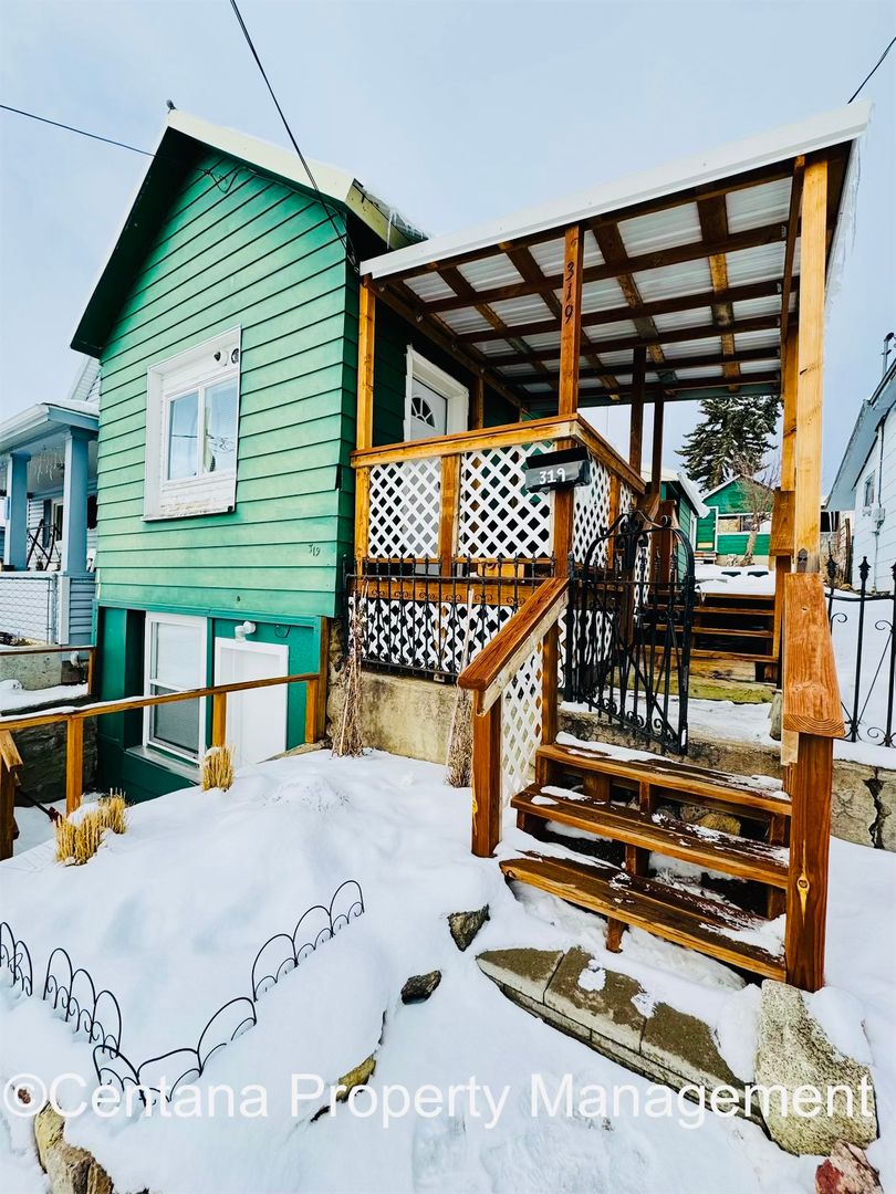 Walkerville Apartment: 319 Daly St.