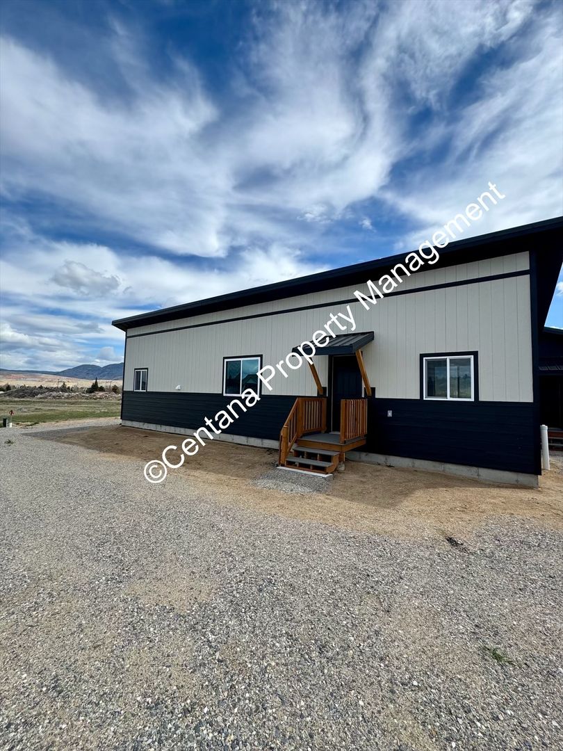 Butte Apartment: 3712-3714 S. Wyoming St