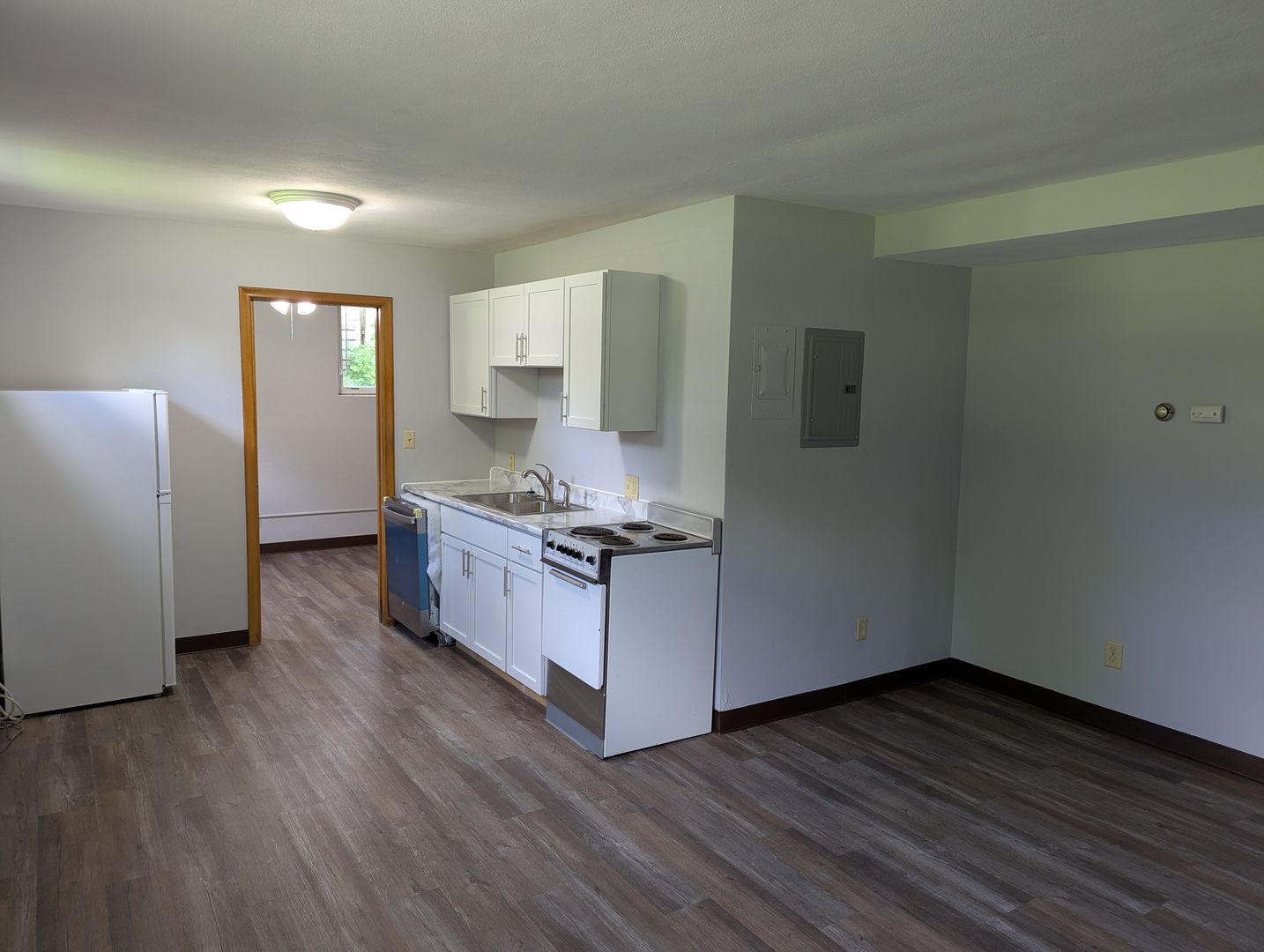 North St. Paul Apartment: 2359 12th Ave