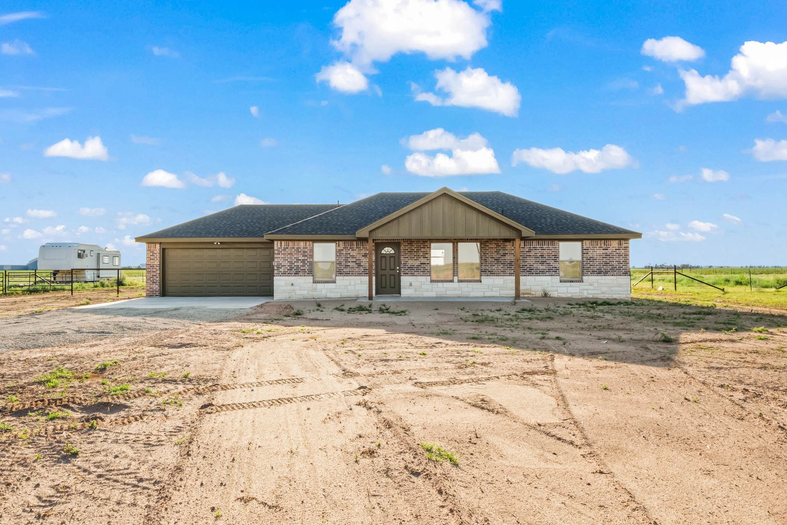 Slaton House: 124 FM 789 CR 3700 Unit A