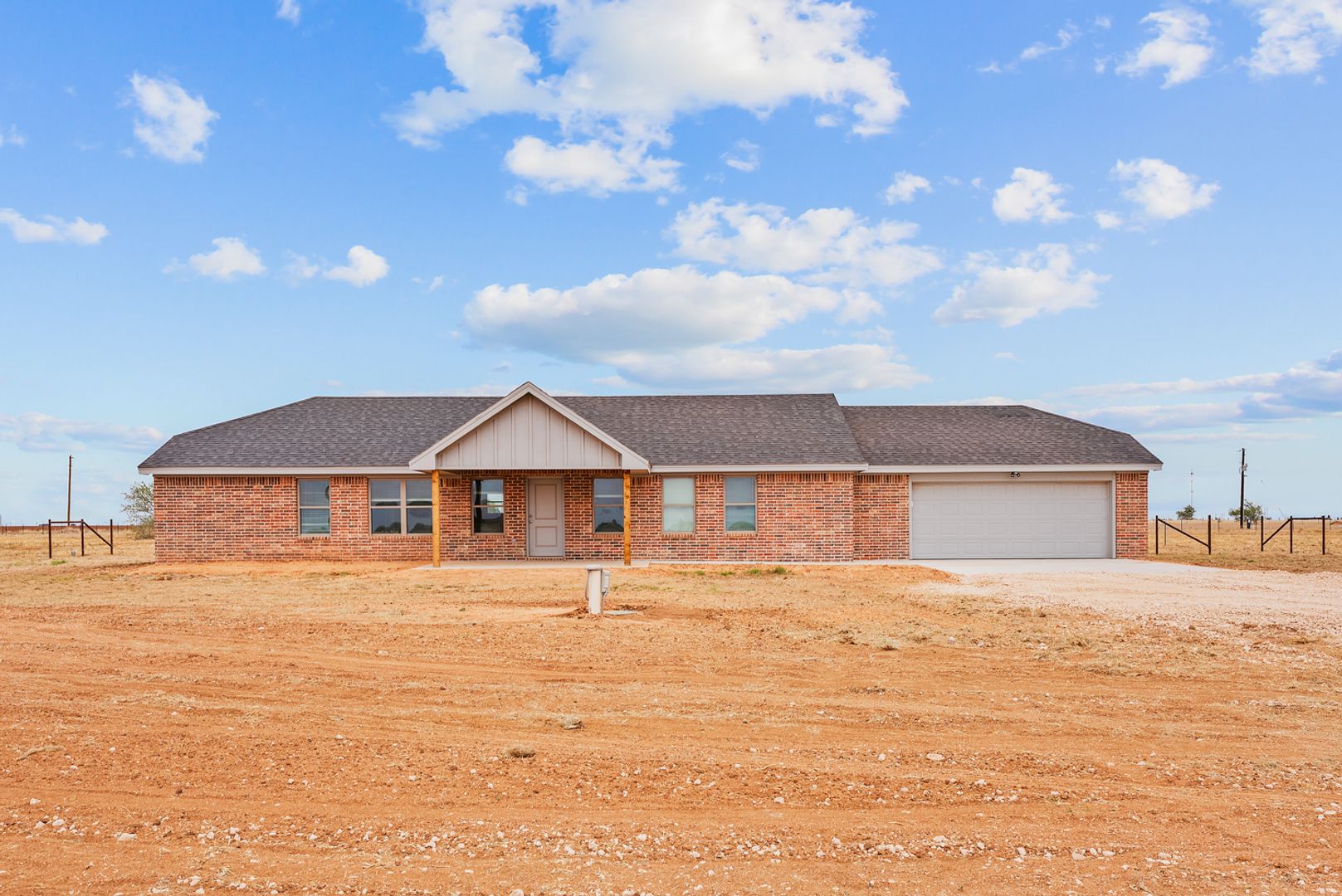Shallowater House: 14918 N CR 1200
