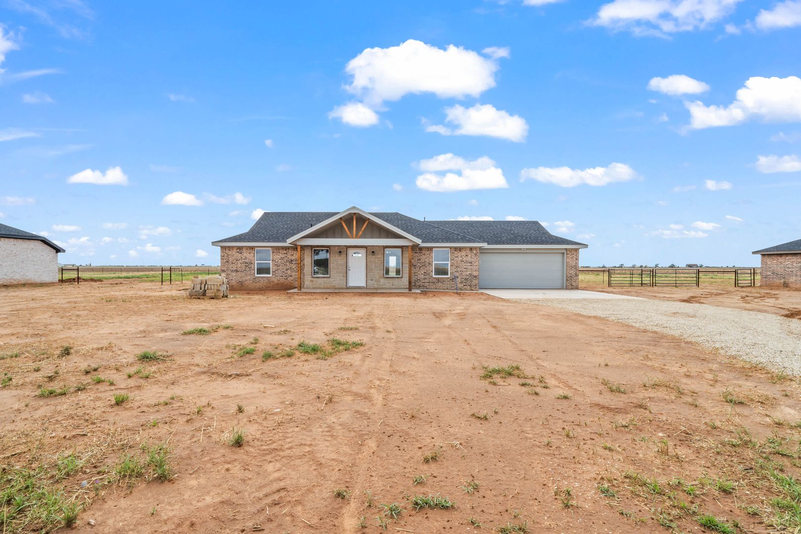 Slaton House: 203 N FM 789 N CR 3700 Unit B