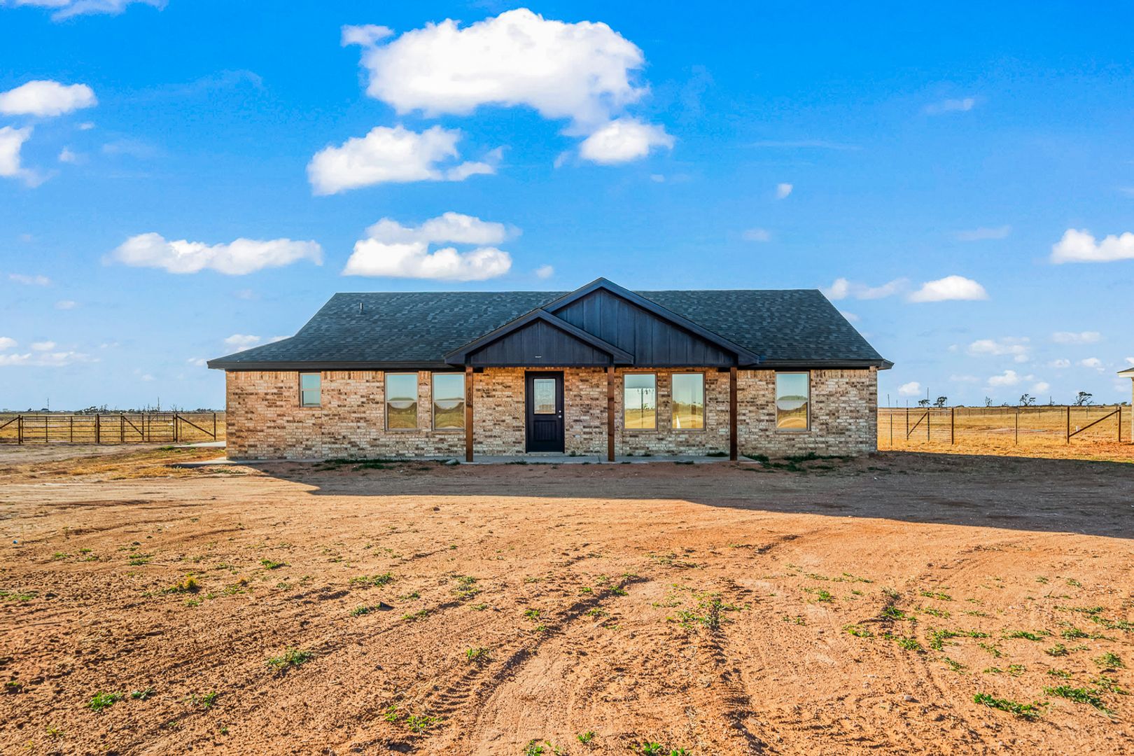 Slaton House: 409 N FM 789 UNIT A