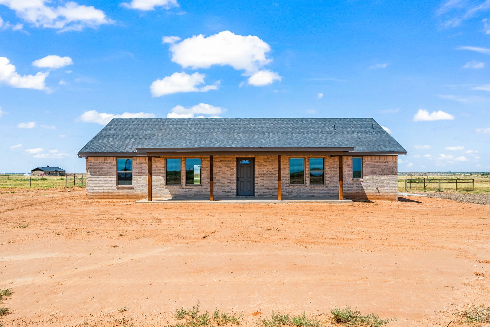 Slaton House: 10529 E CR 7400