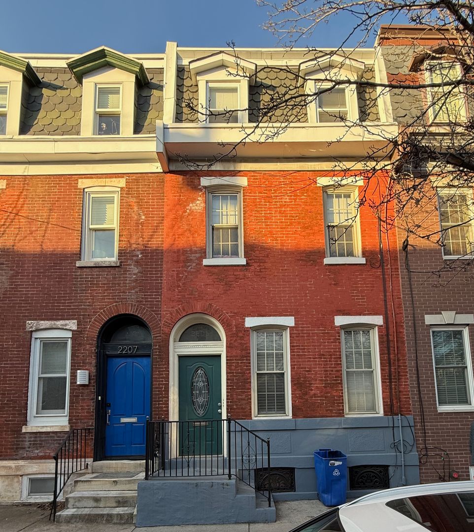 Philadelphia Apartment: 2205 Fitzwater St