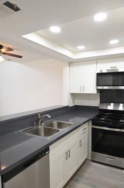 NEWLY Remodeled with UPGRADED Appliances! – photo 1