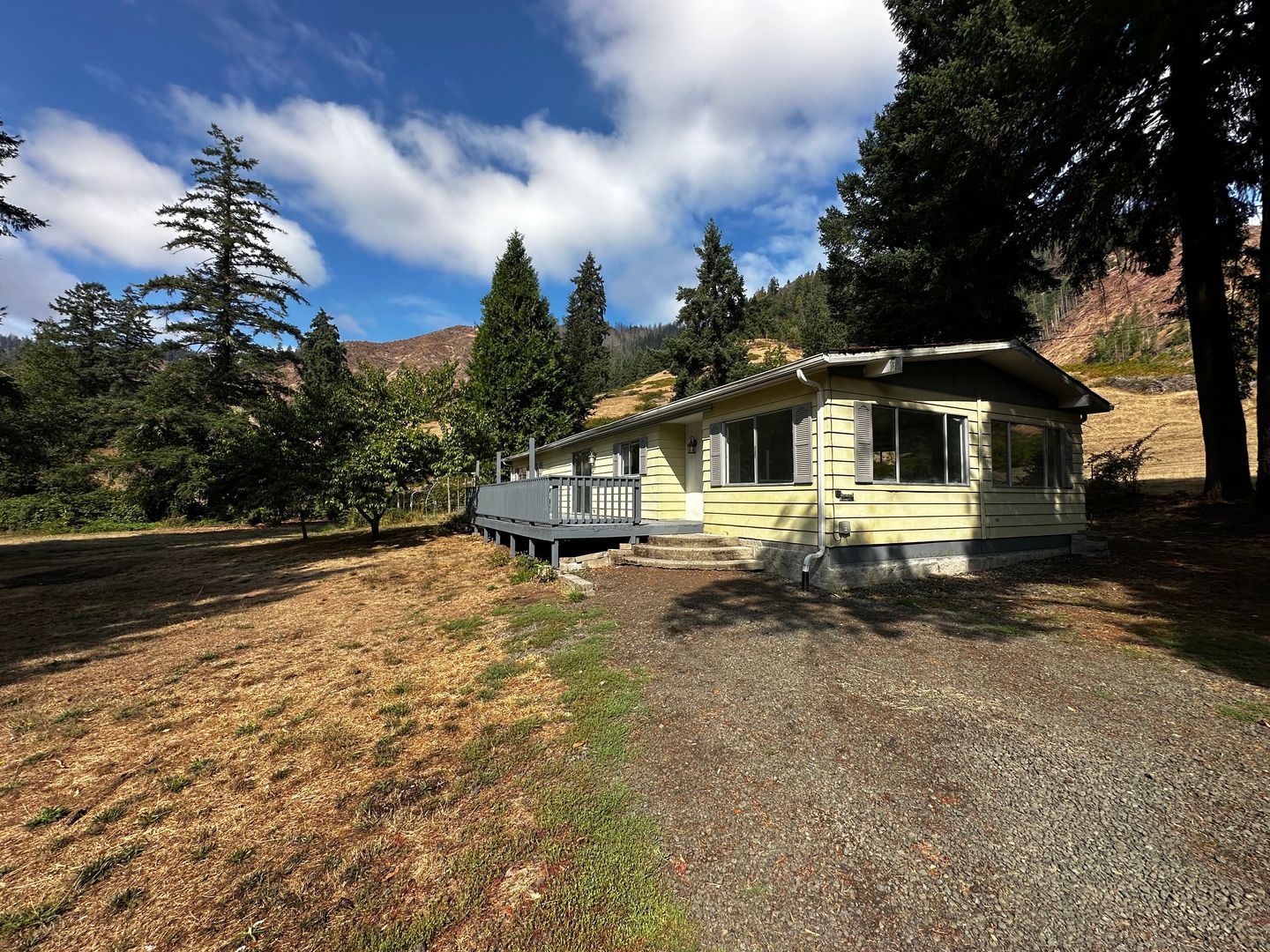 Umpqua House: 6781 Hubbard Creek Rd