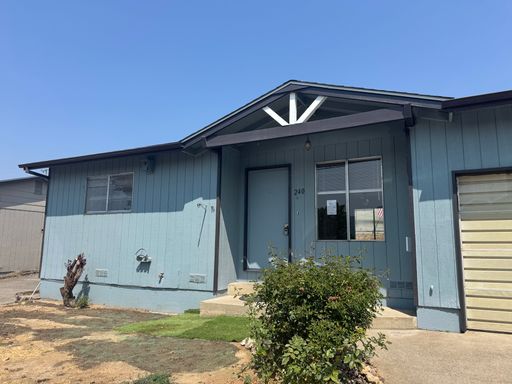 2 Bedroom Duplex with Garage