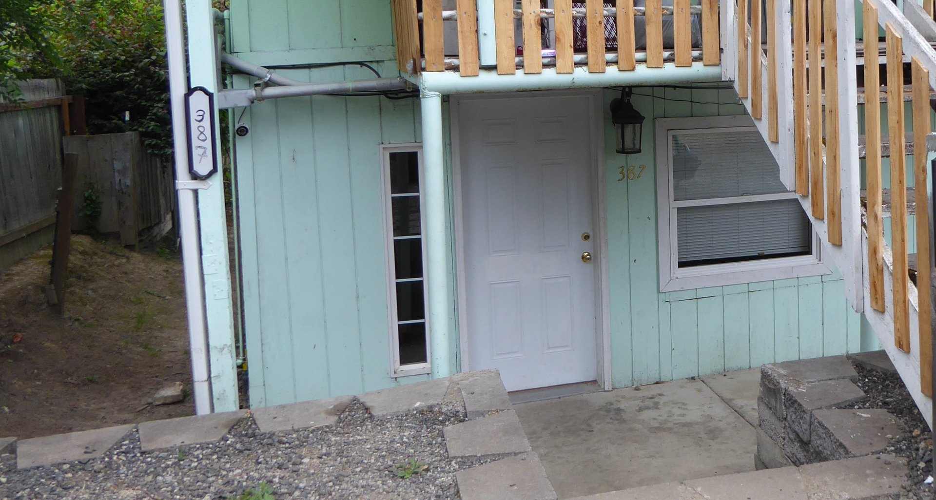 Winston House: 387 Darrell Ave.