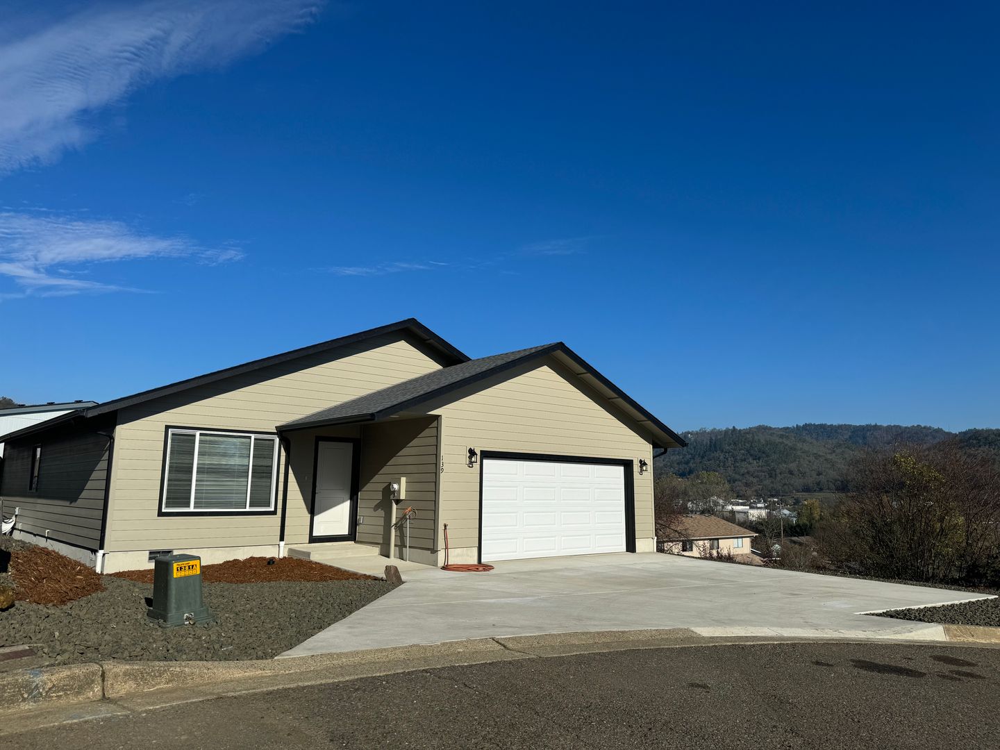 Roseburg House: 139 NW Makah Ct
