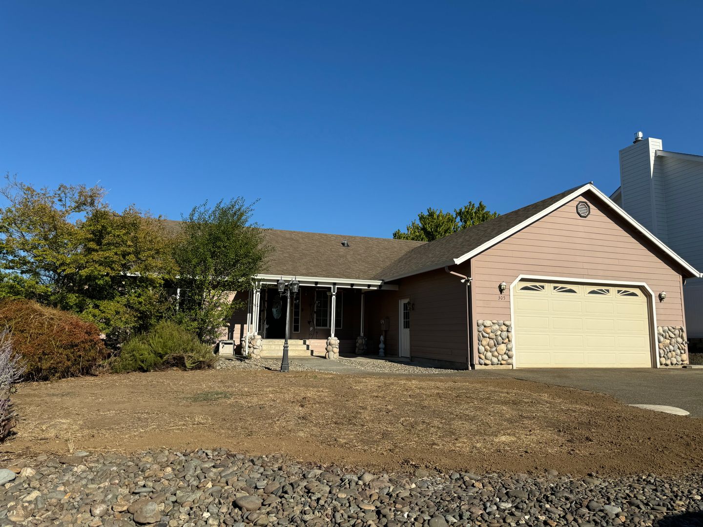 Roseburg House: 305 Jamie Loop