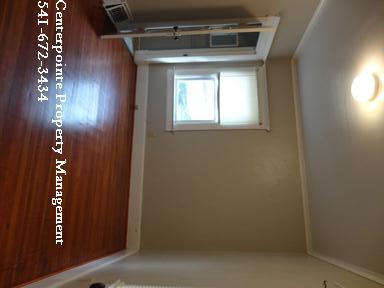 Roseburg House: 1416 SE Douglas Ave.