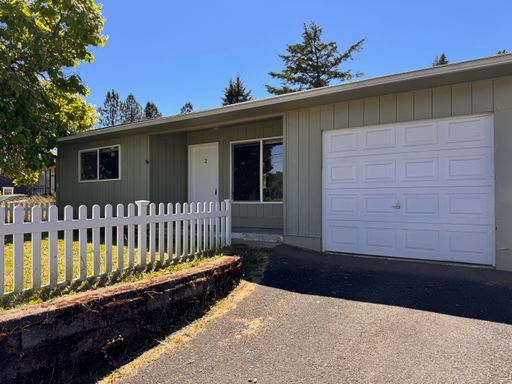 707 Cedar St Unit 2 Yoncalla, OR