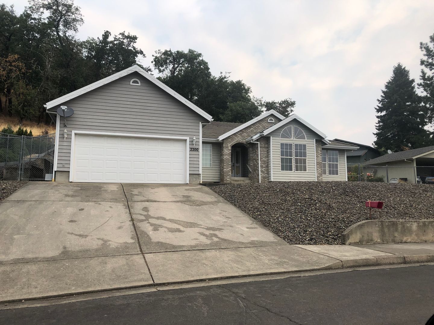 Roseburg House: 2200 Witherspoon Ave
