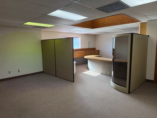 Upstairs office space in downtown Roseburg