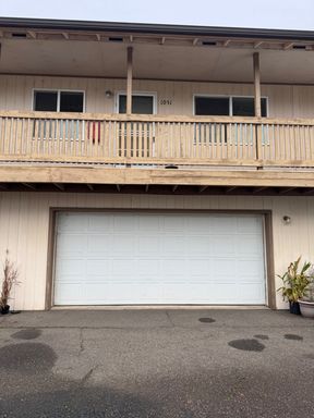 1051 W Lookingglass Rd – photo 1