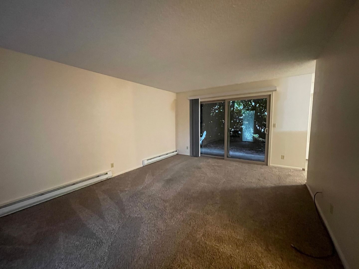 Roseburg Apartment: 432 W. Umpqua St.,