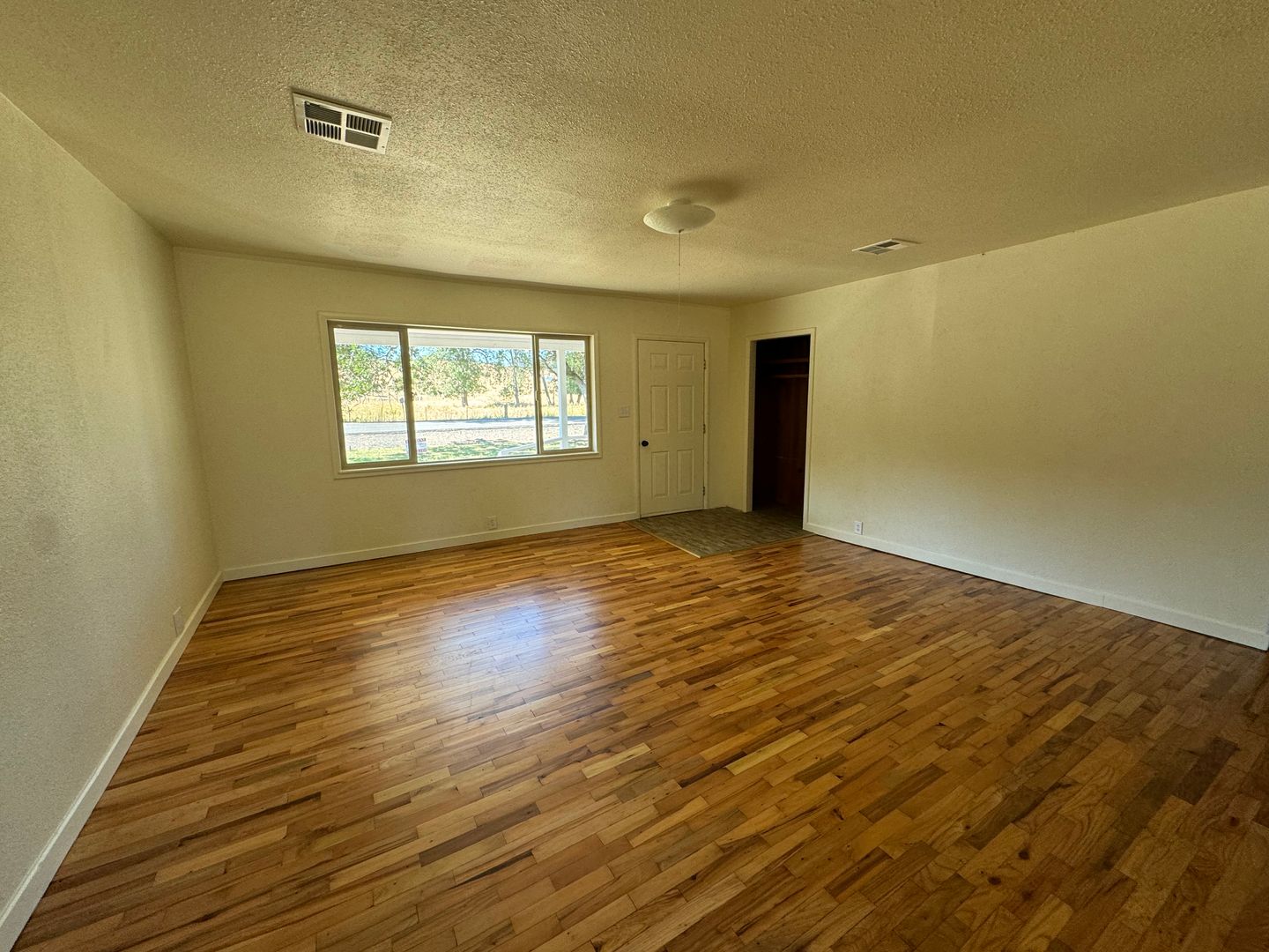 2999 Roberts Creek Rd, Roseburg, OR 97471