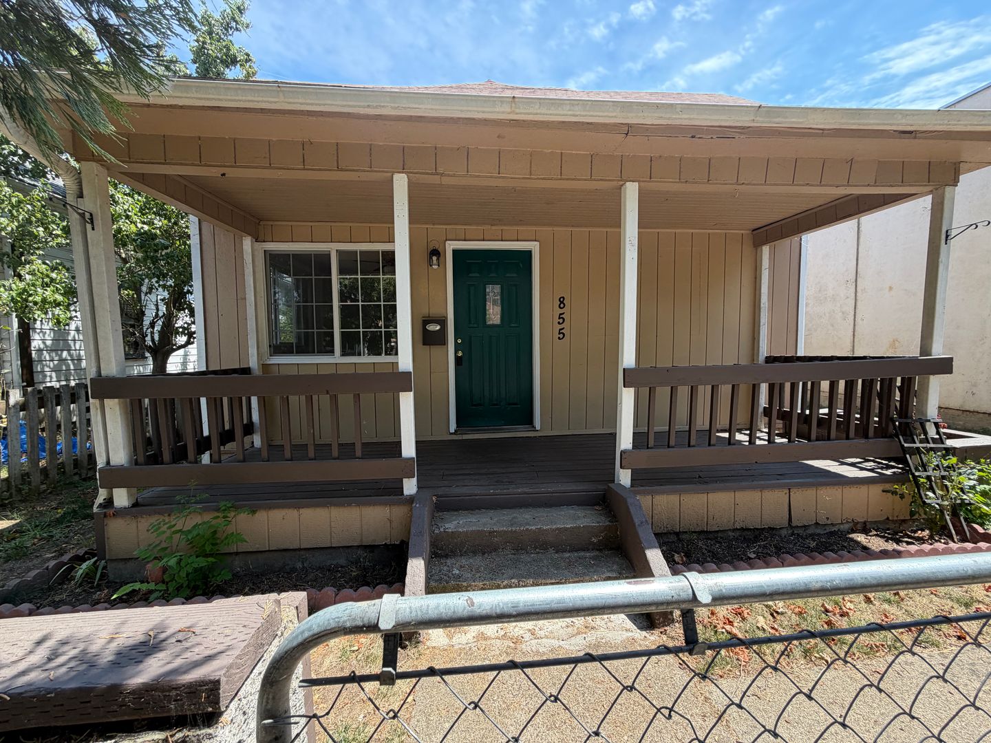 Roseburg House: 855 SE Flint St