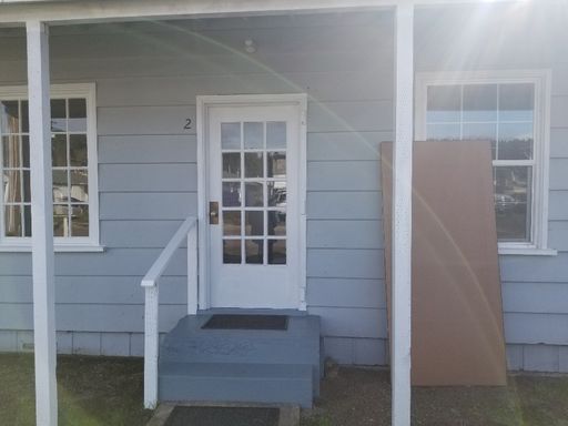 Cozy 2 bedroom 1 bath duplex