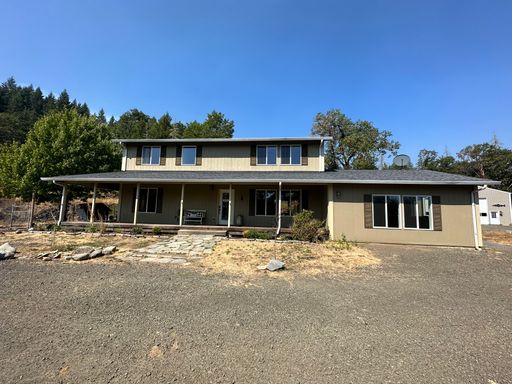 Melrose 4 bedroom 2 story Farm house with wrap around porch – photo 1