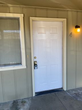 2 Bed 1 Bath Apartment in Sutherlin