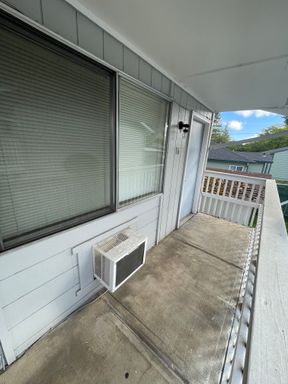 Upstairs 2 Bed 1 Bath Apartment