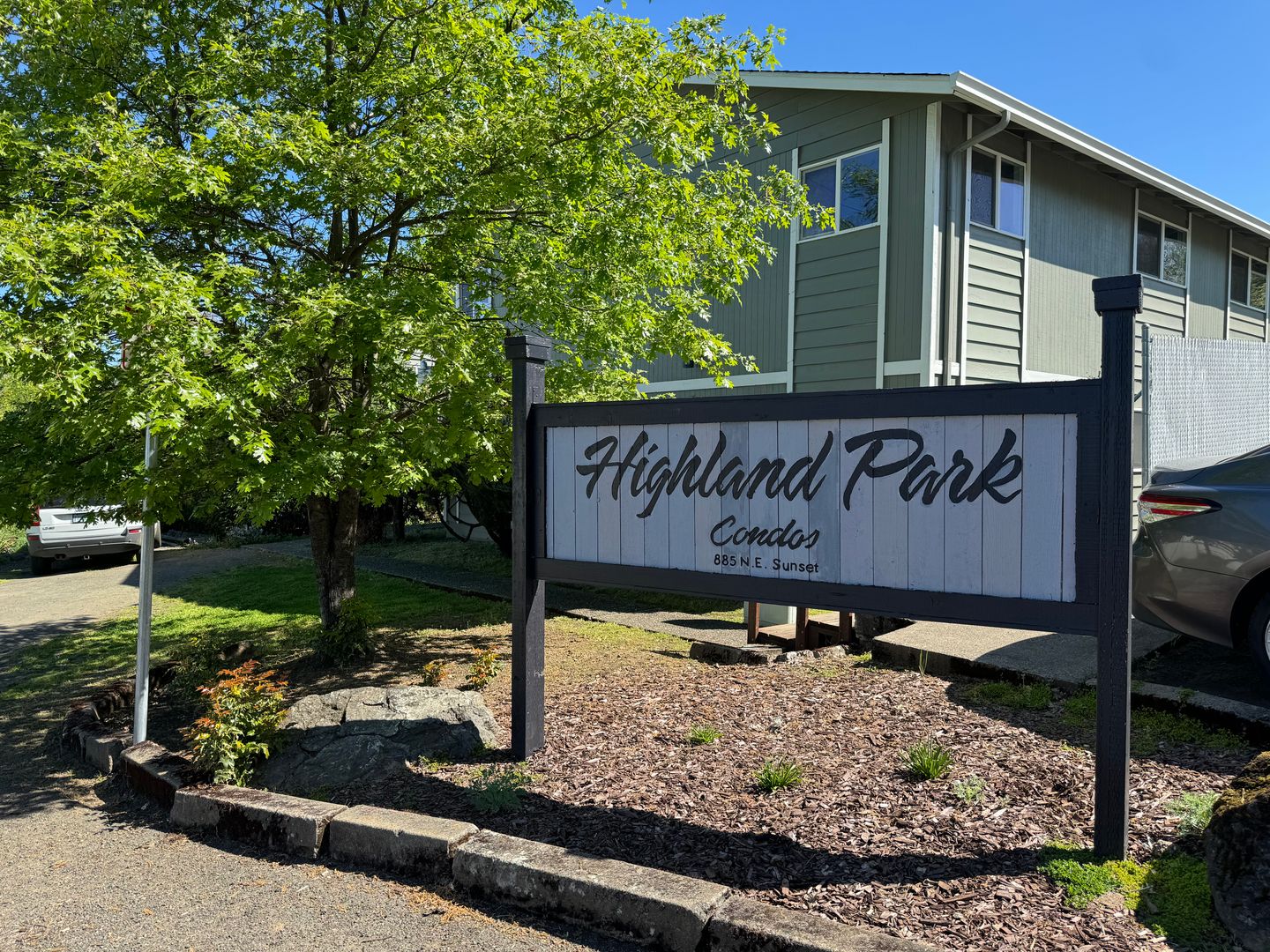 Roseburg House: 885 NE Sunset St. #8