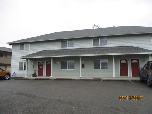 2 bd 1.5 bath townhouse in west Roseburg – photo 1