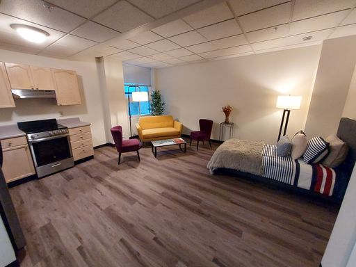 Quiet downtown studio – photo 1