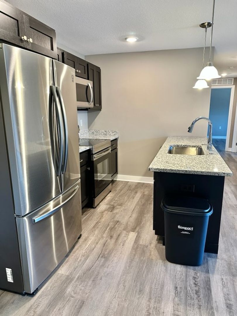 Fort Wayne Apartment: 2817 Westbrook Drive