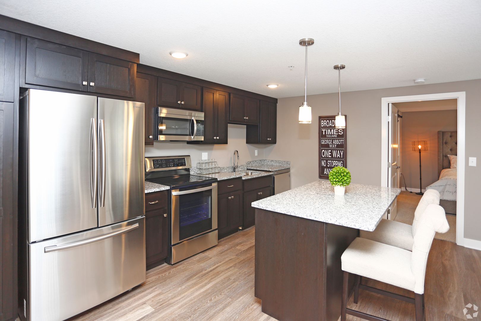 Fort Wayne Apartment: 2807 Westbrook Drive