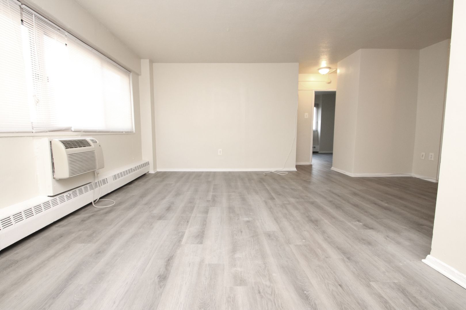 Philadelphia Apartment: 2101 Chestnut St (Riverwest Condos)