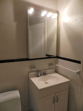 Studio Rental – 1722 Spruce St, #B2, Philadelphia, PA 19103-6769