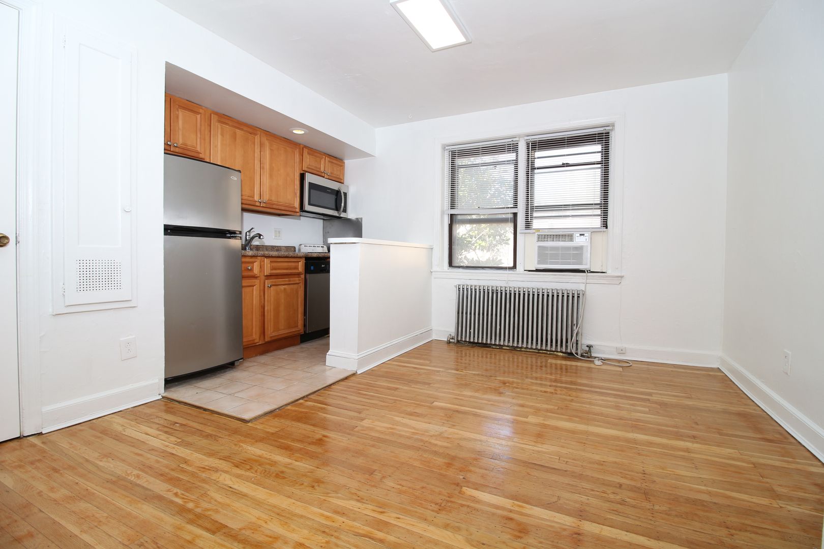Philadelphia Apartment: 1934 Waverly St