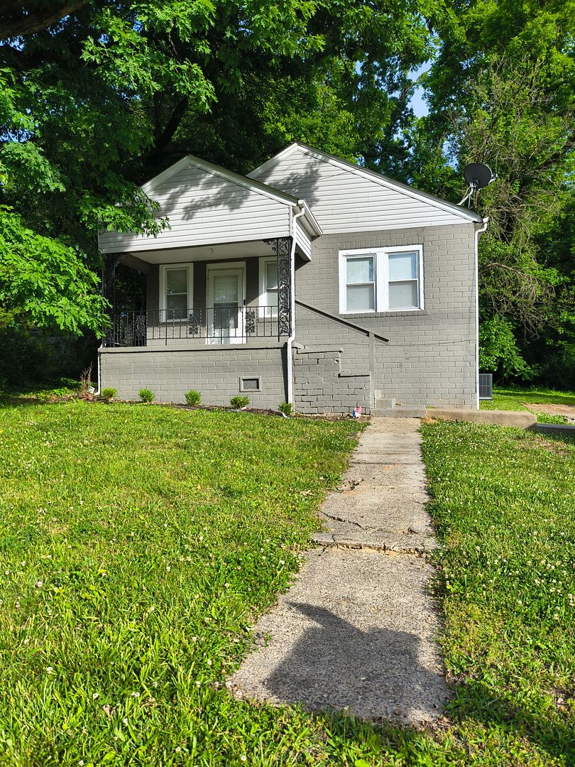 Knoxville House: 3622 Lilac Ave