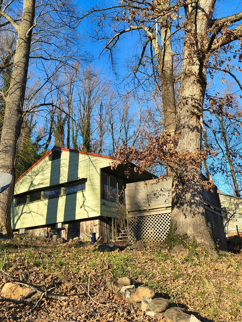 Oak Ridge House: 148 W Wadsworth Circle