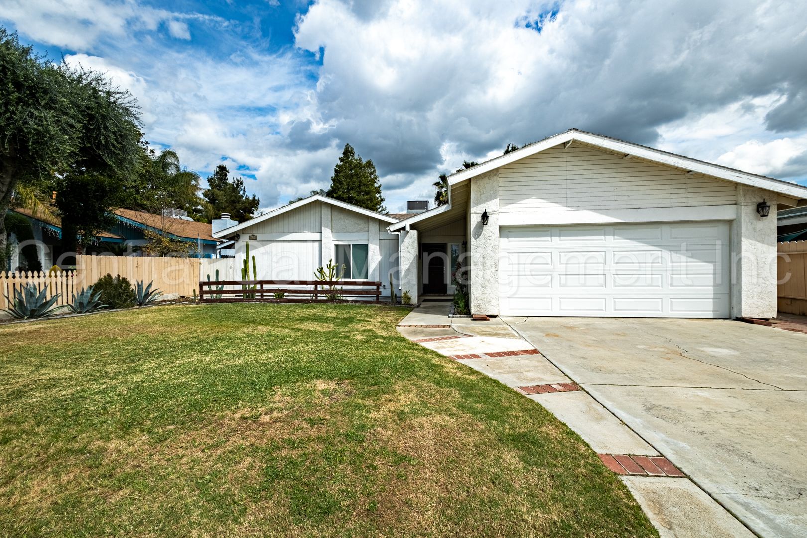 Bakersfield House: 3600 Vincent Ct