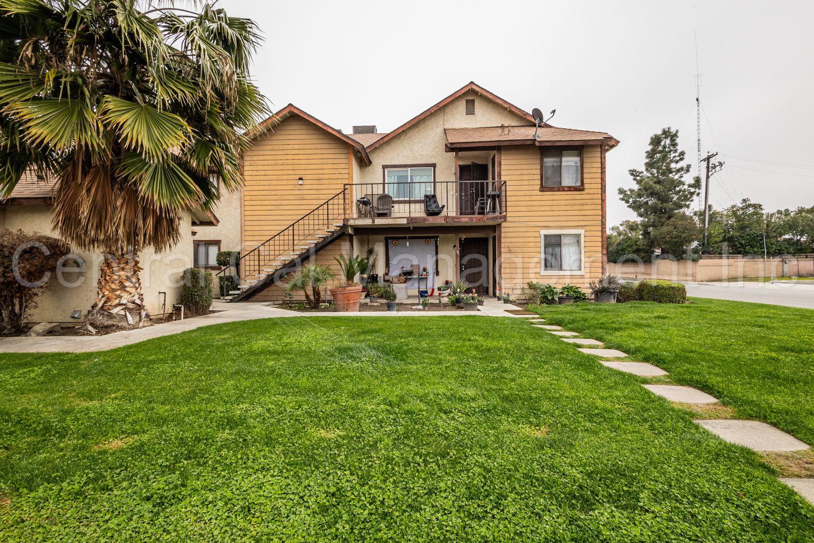 Bakersfield Apartment: 2808 Morin Ct