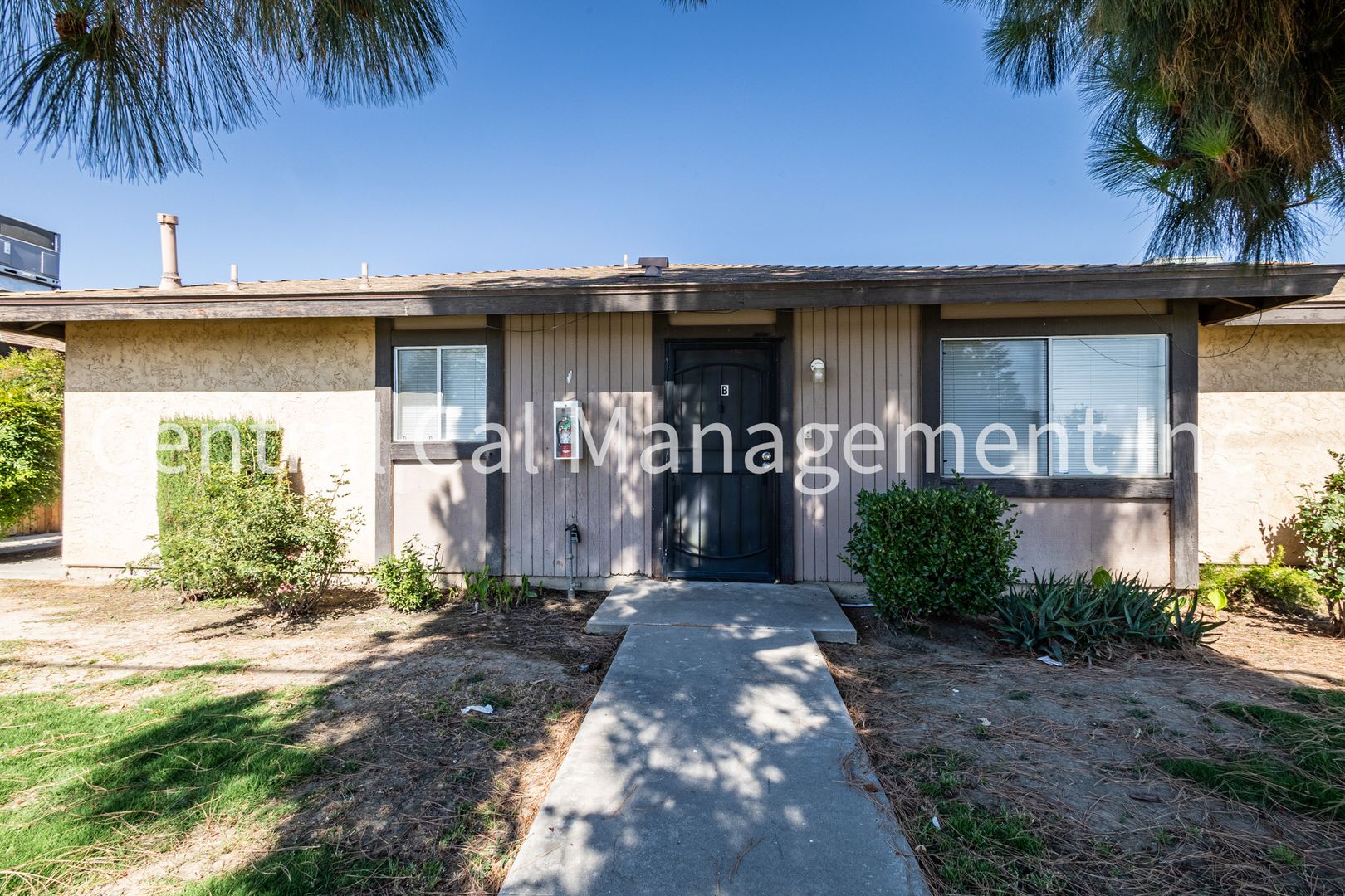 Bakersfield Apartment: 6208 Stine Rd